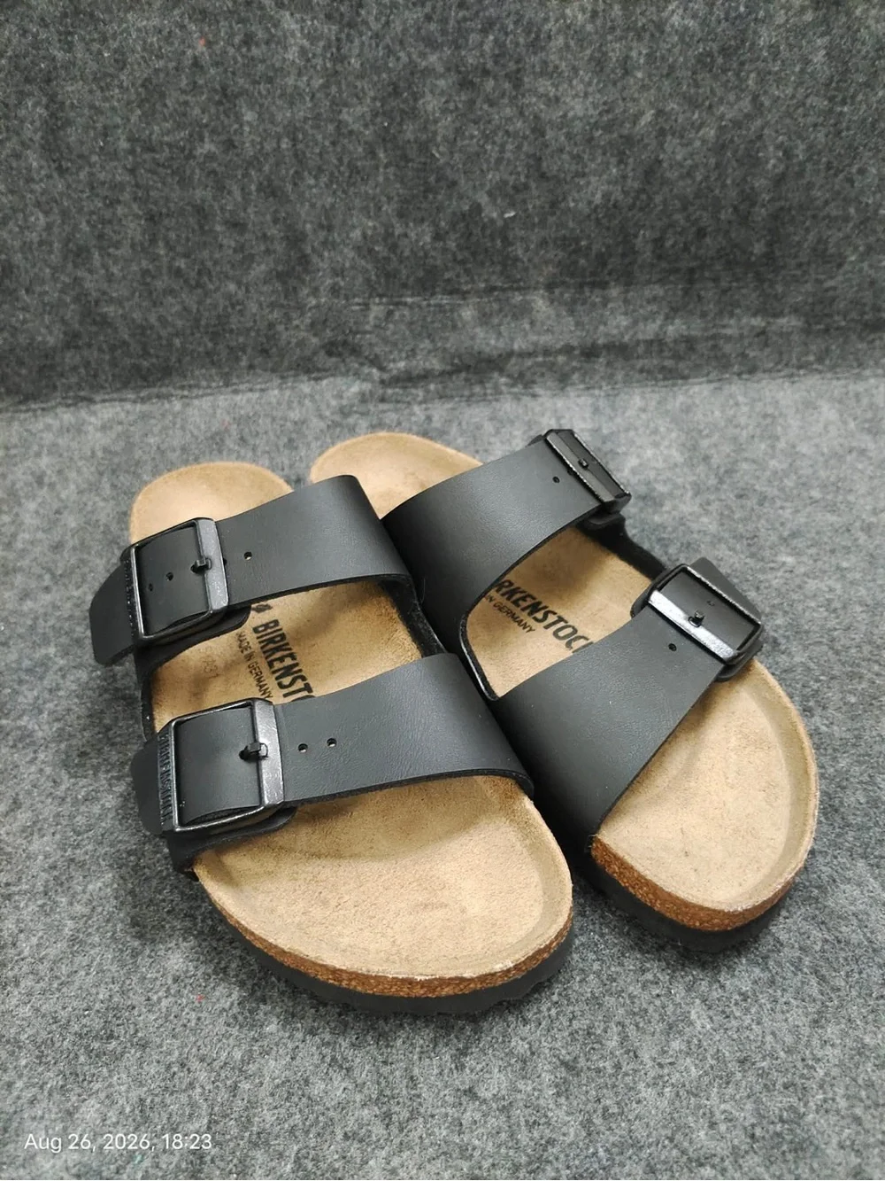 NWOB Birkenstock Arizona Birko-Flor Slide Sandal Women’s size 7 Men’s 5 Black